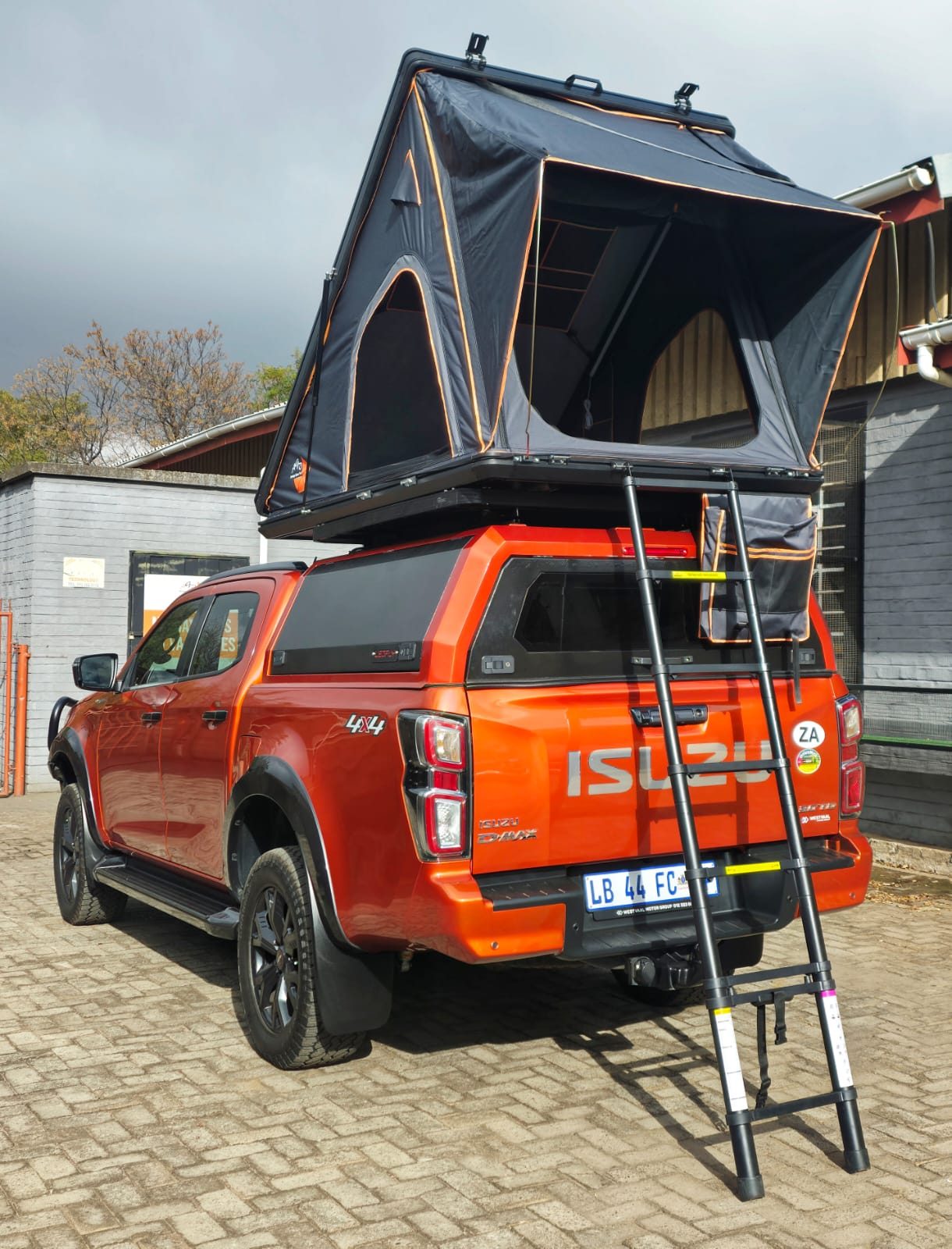 AGV Clam Shell Tent